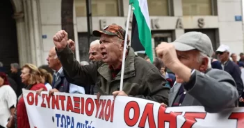 ΟΙ ΣΥΝΤΑΞΙΟΥΧΟΙ ΣΤΟΥΣ ΔΡΟΜΟΥΣ…